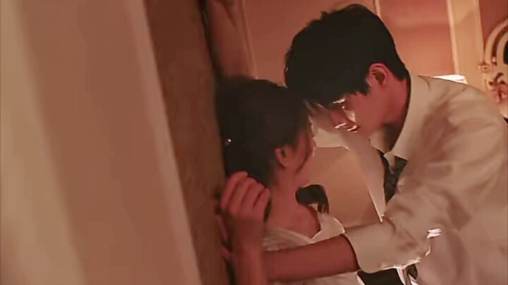 Dijebak Tidur sama Cowok Ganteng Pas Minum