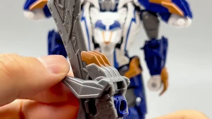 80 bucks and still so damn cool - today I share the Transformers Legendary Thunder Breaker