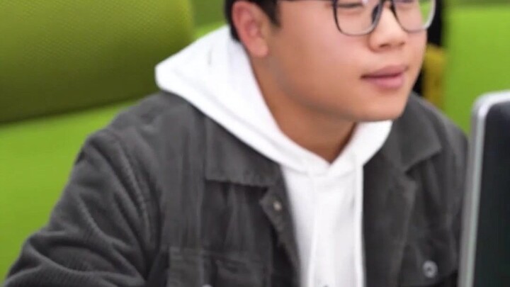 When you encounter a disliked colleague, never do these 3 things to their PowerPoint!