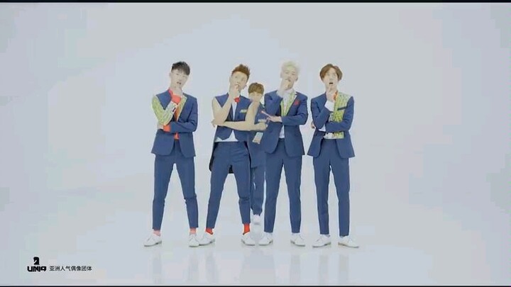 【UNIQ】熊博士广告