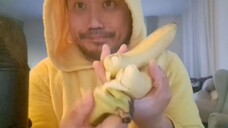 ASMR BANANA & HAND MOVEMENT (NO TALKING)