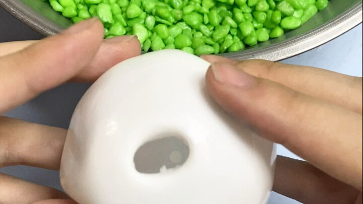 Make a green grape stress ball