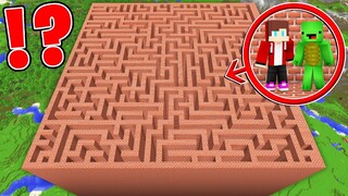 JJ and Mikey Found A TALLEST MAZE in Minecraft Maizen!