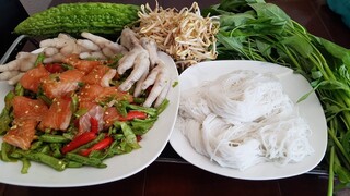 ตำถั่วตีนไก่ใส่แซลมอลเผ็ดๆ   Spicy Papaya Salad With Raw Salmon