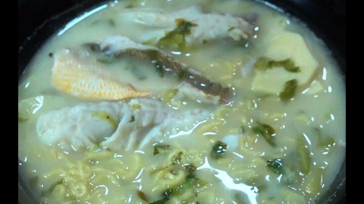 Bát mì ăn liền này thực sự ngon đến mức không thể tả!