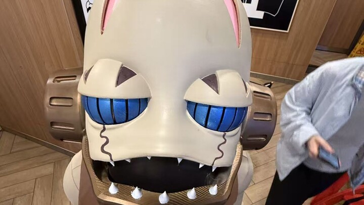 When I Go to a Comic Convention Cosplaying a Cheap Trick
