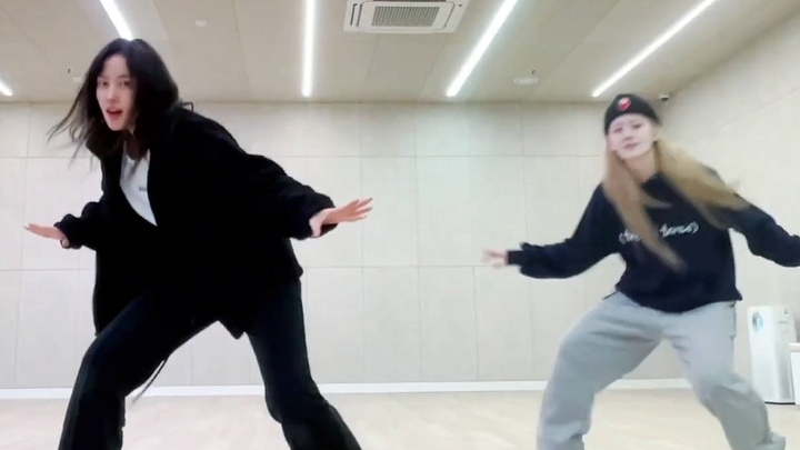 STAYC เต้นเพลง Nxde, Love shot, Dolphin, sorry sorry, เก่งมาก...
