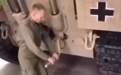 นี่คือสิ่งอยู่ในที่กล่องดนตรี😂