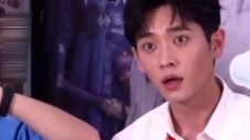 Bagaimana kalau kalian syuting drama bersama? Cheng Lei sangat akrab dengan Yang Zi dan ketiga pemer