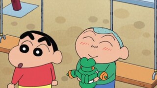 Crayon Shin-chan: Kazama hides dolls for his friends to find, and Shin-chan gets the dynamic superhe