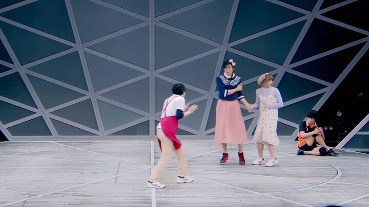คลิปสั้นบางส่วนจากละครเวทีวอลเลย์บอลเล็ก
