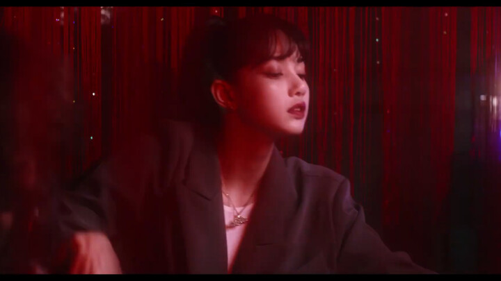 LISA's latest dance video! Cool and sexy—LILI's FILM [The Movie]