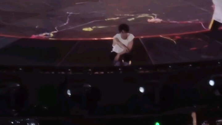 Today I reviewed the "Endless Adventure" video shot at the concert and found that Brother Zhang did 