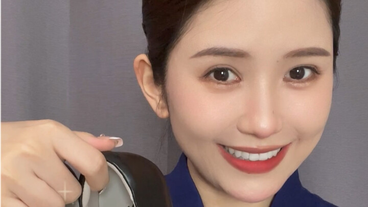 你知道吗？如何通过空姐穿的鞋子判断她们的状态。