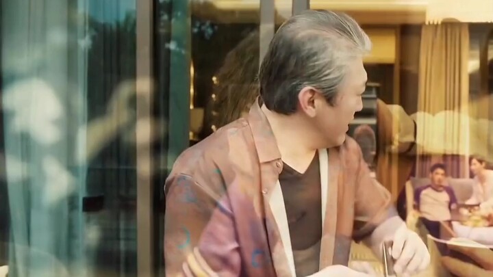 Diễn xuất của cậu bé sau khi thi高考 xong vì làm bài không tốt; kết quả công bố khiến cả nhà sửng sốt.