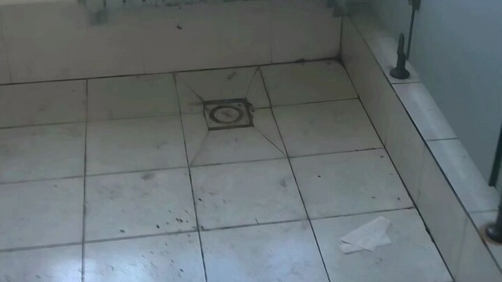 [Backlog] [Bizarre] You like leaving poop without flushing, huh?