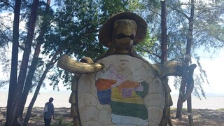 ทะเลสาปแหลมโพธิ์ สงขลา ในวันที่ลมแรงและน้ำเยอะ