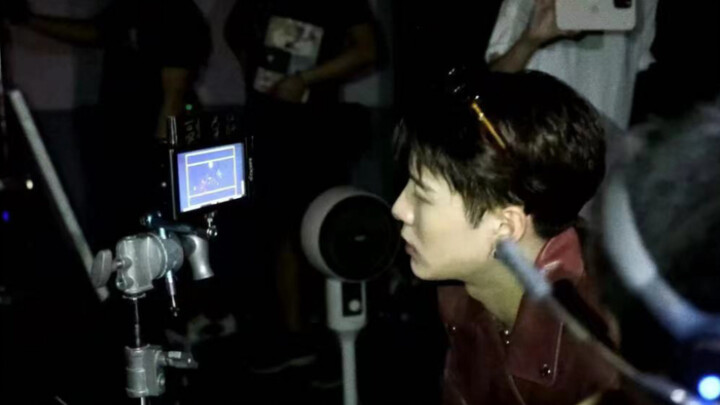 [Jackson Wang] - [KNOW ME] EP.10 "Drive You Home" (Acoustic) Live from Shanghai BEHIND