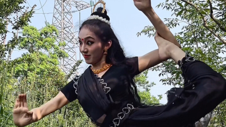 [Tari Klasik India] Tarian Memohon Hujan di Atas Aspal yang Membara
