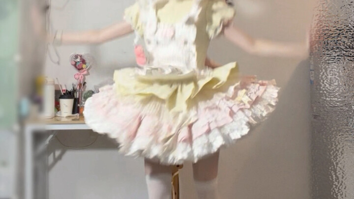 เบื้องหลังของใคร?