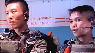 当年看这部特种兵，现在才发现开头这小个子，居然是真的特种兵