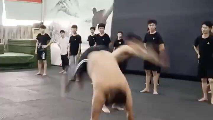 กลิ้งไปเลยเนื้อห้าชั้น