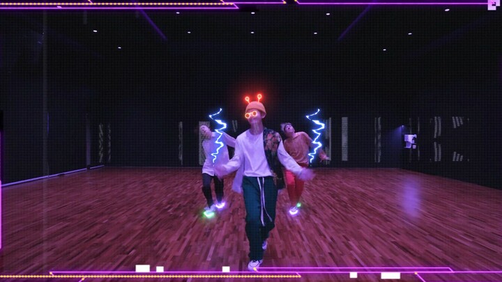 [BTS] Does the special effects version of Butter's practice room look good? The upvoter changed his 