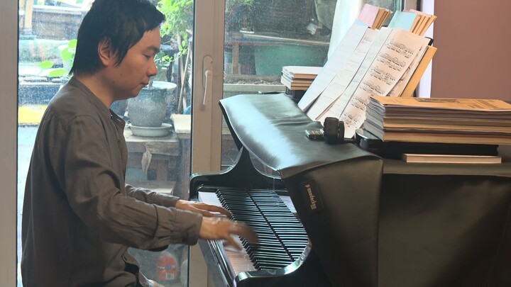 Shen Wenyu performs Uncle A and Animenz’s “Attack on Titan: Call of Silence” — a solemn rendition
