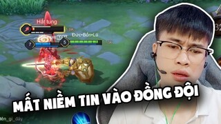 Mất niềm tin vào đồng đội và điều ước có viên thuốc thần kì