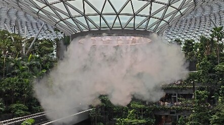 Khoảnh khắc thác nước Changi mở ra