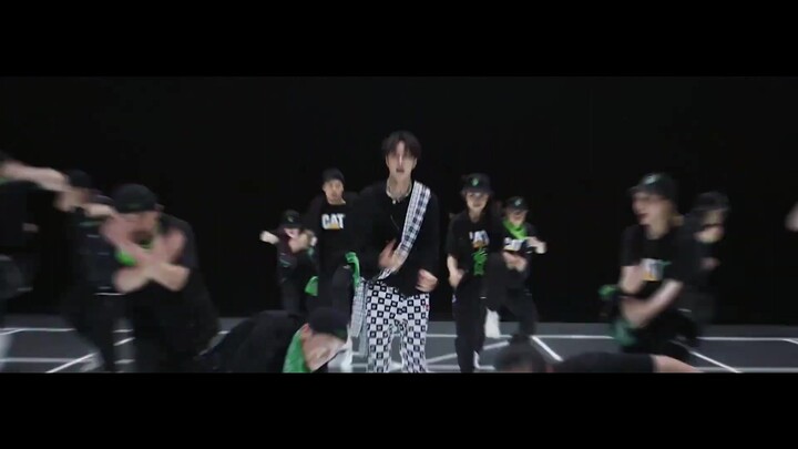 Slow motion! Special effects! Full version: Team captain Wang Yibo dances freely and dominates the s