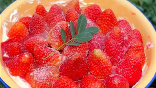 ได้กินเค้กสตรอว์เบอร์รีชุดแรกของฤดูหนาวแล้ว❗️❗️