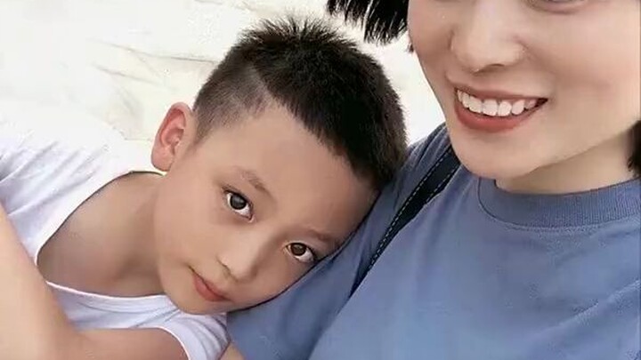 สิบปีของคุณแม่เลี้ยงเดี่ยว