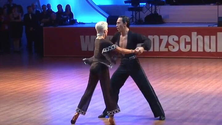 البطل الأسطوري للرقص اللاتيني الذي لا يمكن تجاوزه في العالم، الحقبة الذهبية لثلاث مجموعات من ملوك ال