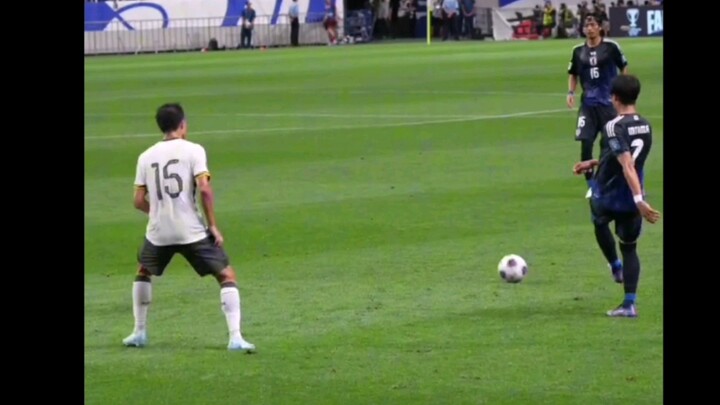 كازوشي ميتشيما الذي كان يتنزه اكتسح المنتخب الوطني الصيني.