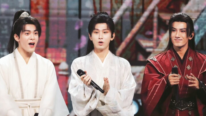 Live shot of the three-person version of "Tianxia" from the Lotus Pavilion concert