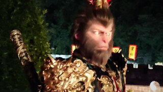 Chỉ trong chốc lát không phân biệt được đâu là game hay thực tế