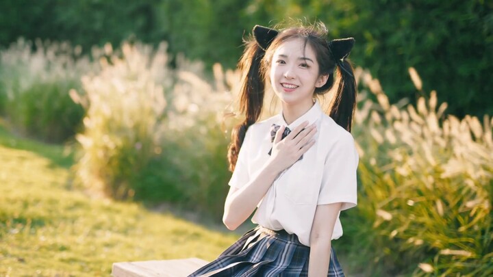 La roommates sang and danced A-SOUL's "Super Sensitive" in the square | Daily life of female fans | 