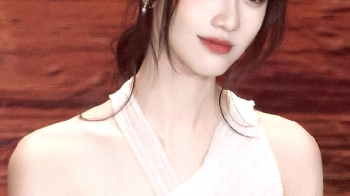 Looking at her, I seem to see an old friend! She’s getting more and more beautiful! [Xiang Hanzhi]
