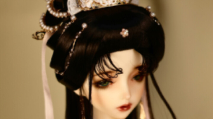 Why do I feel like she’s getting more and more melancholy?