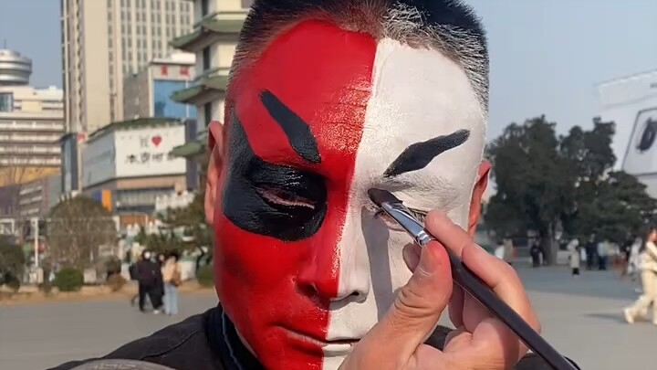 The fastest face painting guy on the Internet