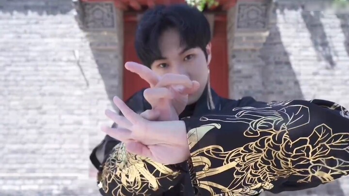 【Chinese Style Hand Dance】It’s my birthday today, so I’m going to do my signature Chinese style fing