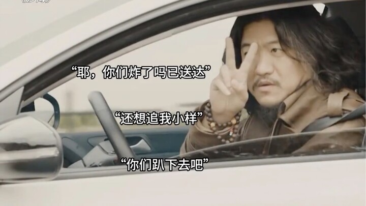 Bapak Gendut bisa kerja sekaligus dua orang, bikin mereka tercengang terus...