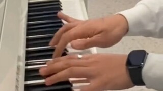 Bro, let me show you how to charm girls with the piano