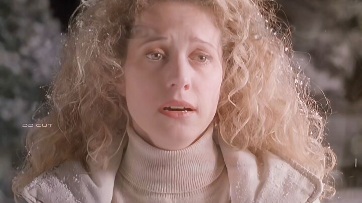 Ternyata kamu tak pernah benar-benar pergi; kamu hanya mengubah cara untuk tetap bersama kita selama