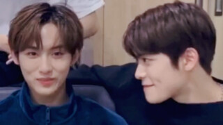 Livestream hôm nay của 97! "Gan vịt... Hình như mình không theo kịp nhịp độ của 97line" (Trời đang đ