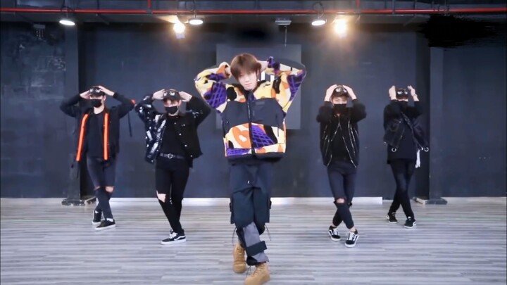 Người đàn ông duy nhất không cho tôi xem bình luận, thầy Tiểu Từ