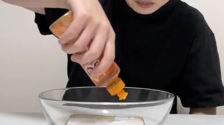 Fun experiment: What do you do when your phone case turns yellow?