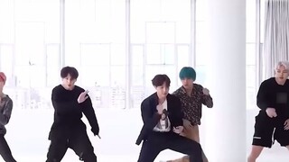 Nhảy ngẫu nhiên KPOP (chủ yếu là các nhóm nhạc nữ, tất cả đều được sao chép)