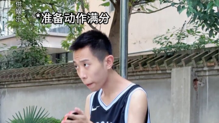 หลักๆ คืออากาศร้อนมากจนมือลื่น ไม่งั้นคงถล่มอีกฝ่ายยับ